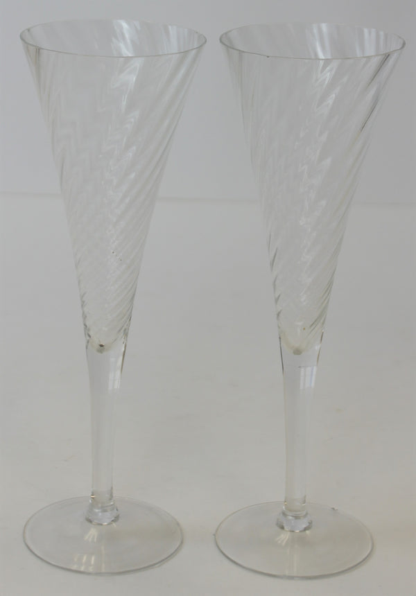 Pair x Fluted Champagne Glasses