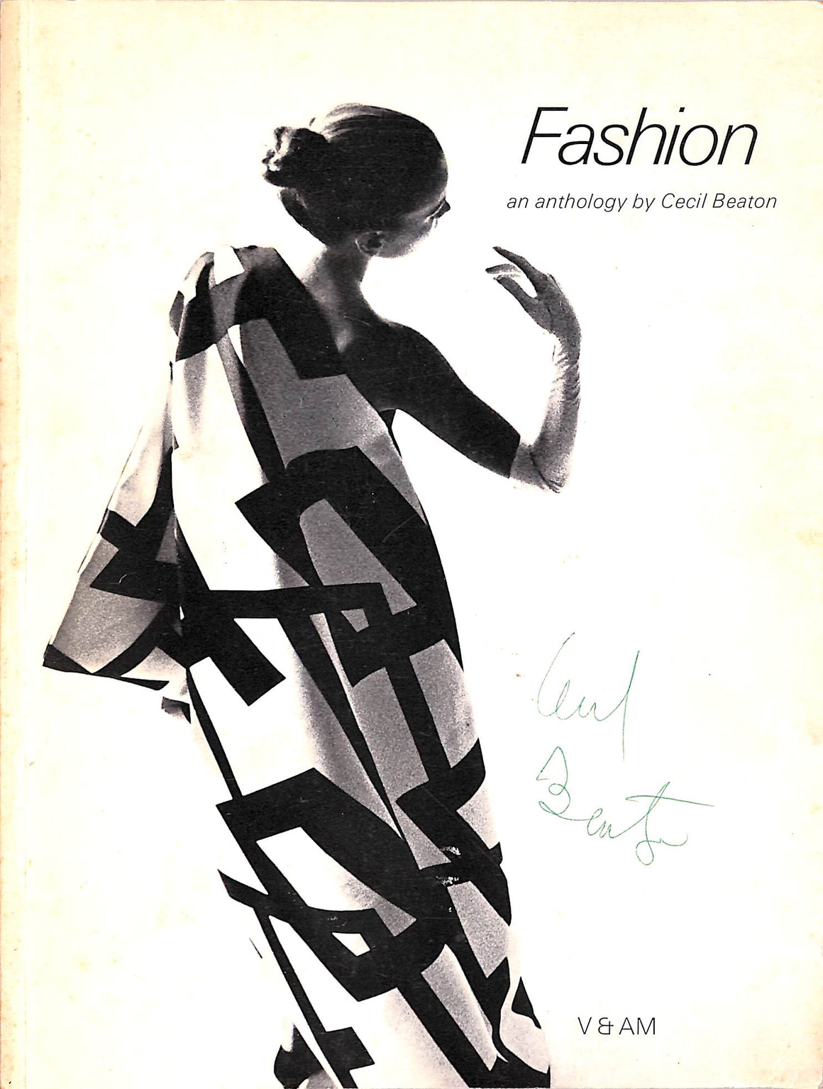 "Fashion An Anthology" 1971 BEATON, Cecil (SIGNED)