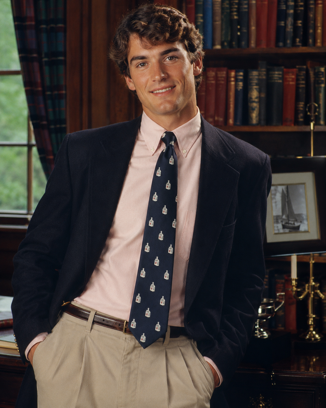 "Chipp Navy w/ Red B Silver House Club Tie"