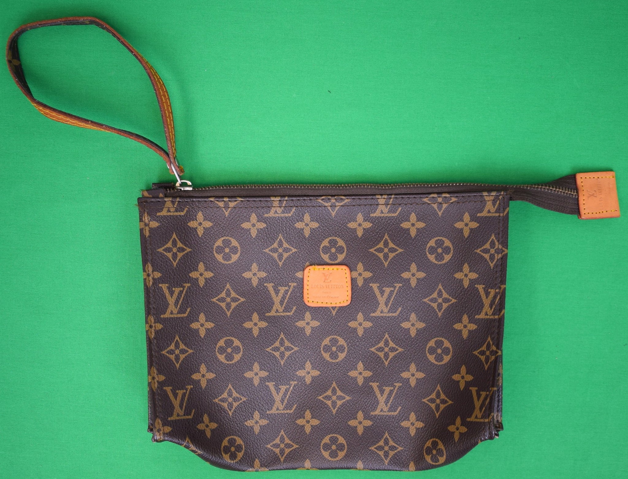 Louis Vuitton Clutch Bag/ Poche Toilette w/ Strap Handle