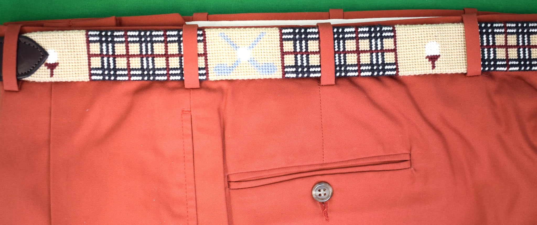 Hand Needlepoint Belt w/ Scotch Plaid Golf Motif Sz 46 (LNWOT)