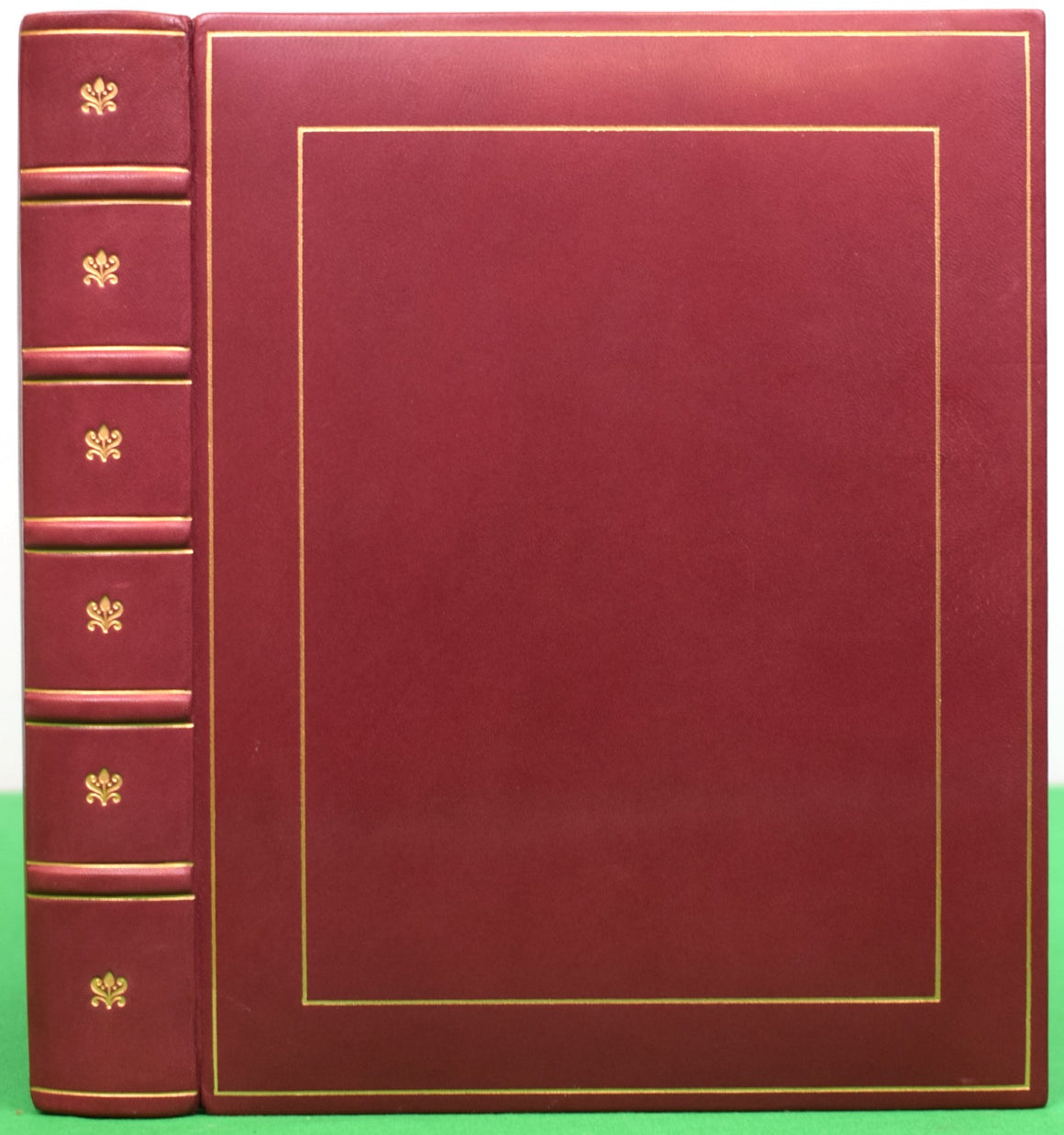 "Asprey Bond Street Victorian Photograph Album Replica" 1981 RIDDELL, Helen