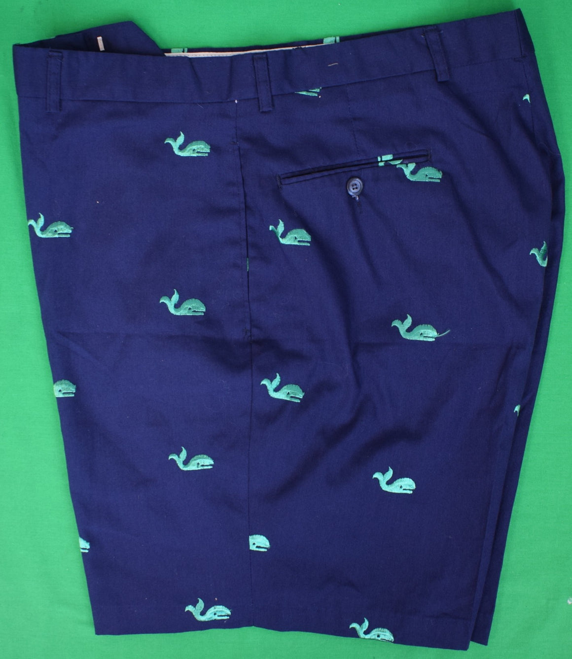 "Murray's Toggery Shop Nantucket Navy Poplin Shorts w/ Kelly Green Embroidered Whales" Sz 38