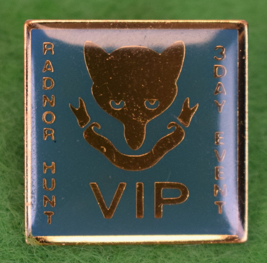 Vip Fox Radnor Hunt 3 Day Event VIP Fox Mask Green/ Gold Enamel Lapel Pin