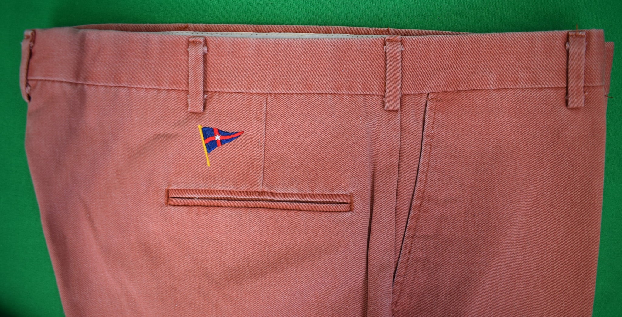 Nobby Clothes Shop Nantucket Breton Red Chino Trousers w/ New York Yacht Club Burgee Sz 40 (NWT)