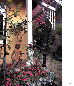 "The Secret Gardens Of The Vieux Carre: The Historic French Quarter Of New Orleans" 1993 GUSTE, Roy F. Jr.