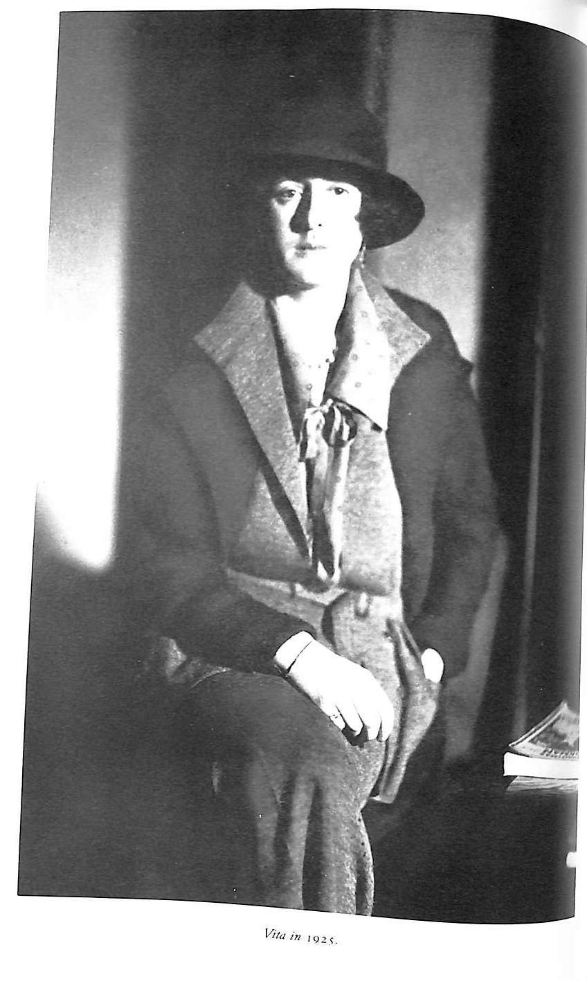 "Vita: A Biography Of Vita Sackville-West" 1983 GLENDINNING, Victoria