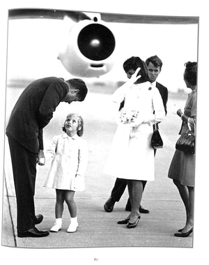 "Uncommon Grace Reminiscences And Photographs Of Jacqueline Bouvier Kennedy Onassis" 1994 SUARES J.C and BECK, J. Spencer