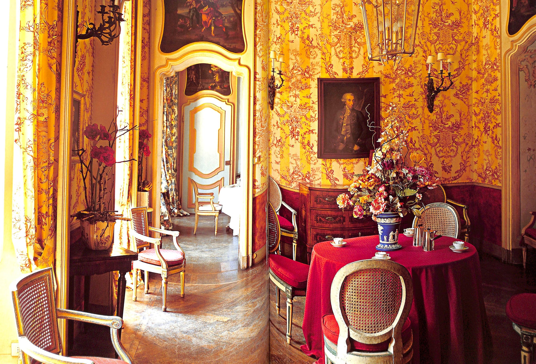 "Historic Houses Of The Nobility In Piedmont" 2005 REBAUDENGO, Adele Re