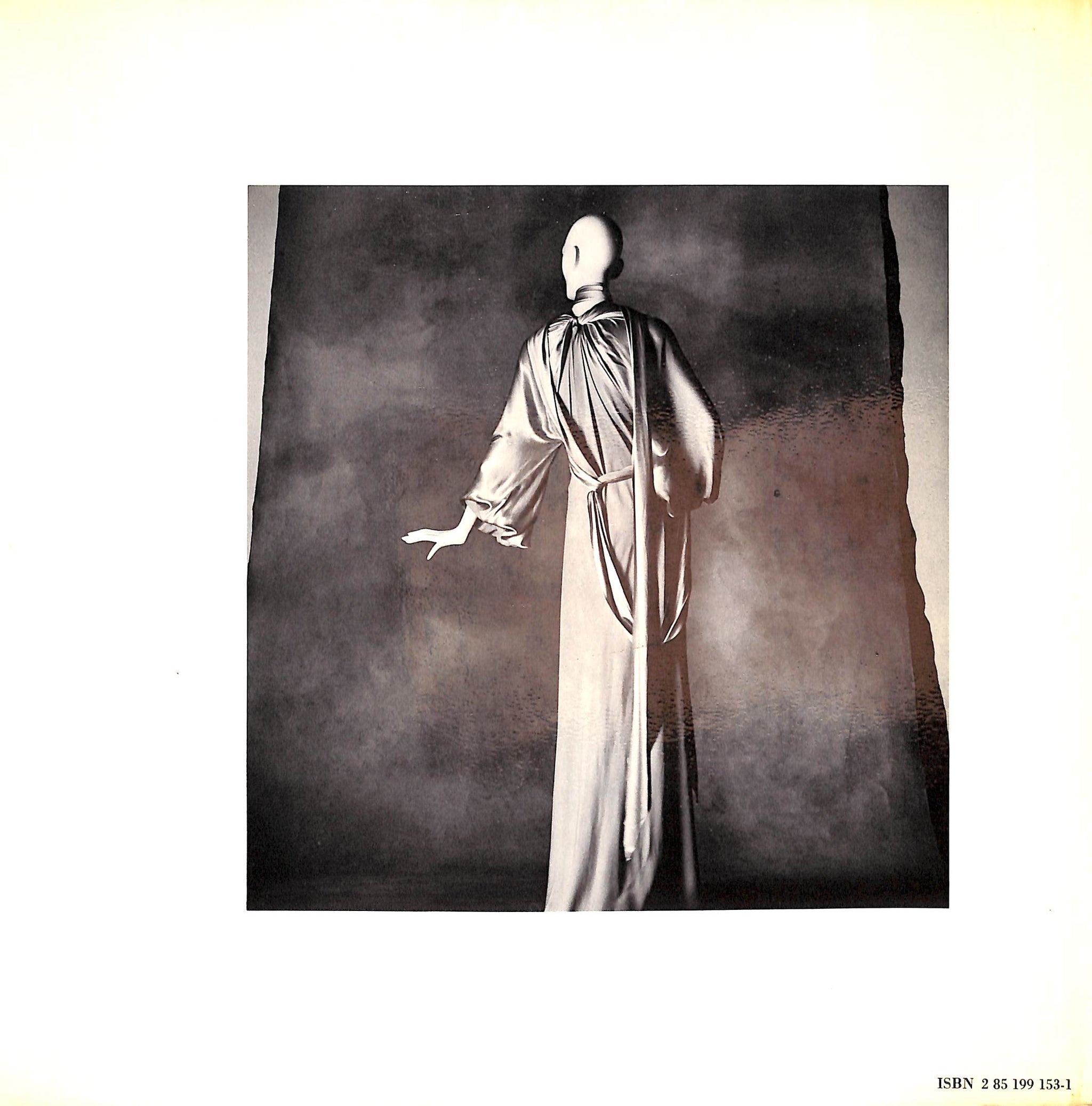 "Les Belles Robes De Paris 1909-1939: Essai Photographique D'Irving Penn" 1978 VREELAND, Diana [avec un texte de]