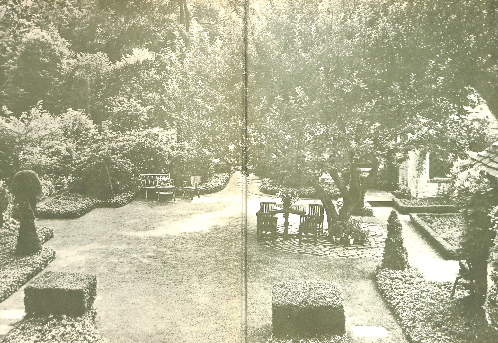 "Le Grand Livre Des Jardins" 1959 (SOLD)