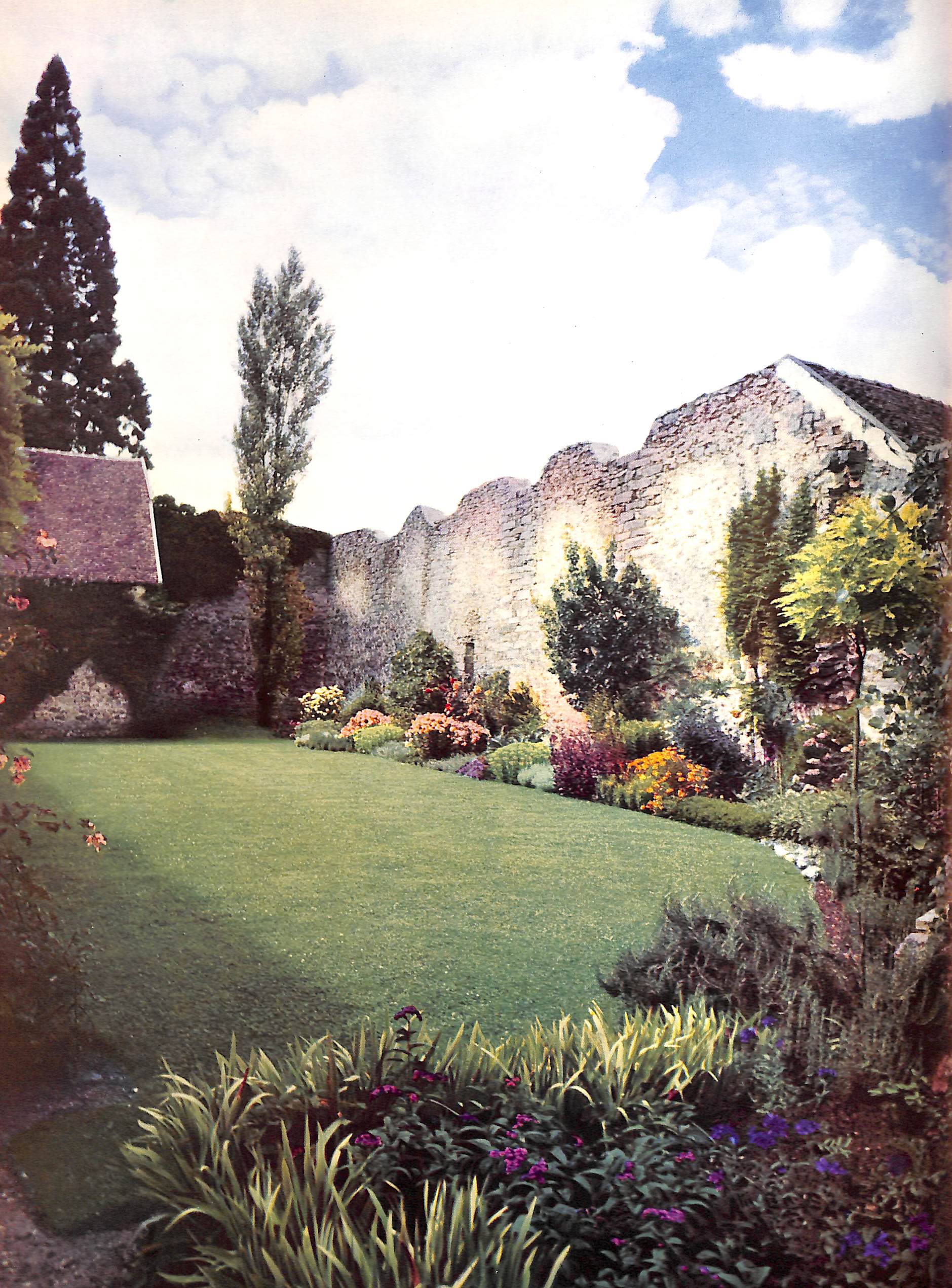 "Le Grand Livre Des Jardins" 1959 (SOLD)