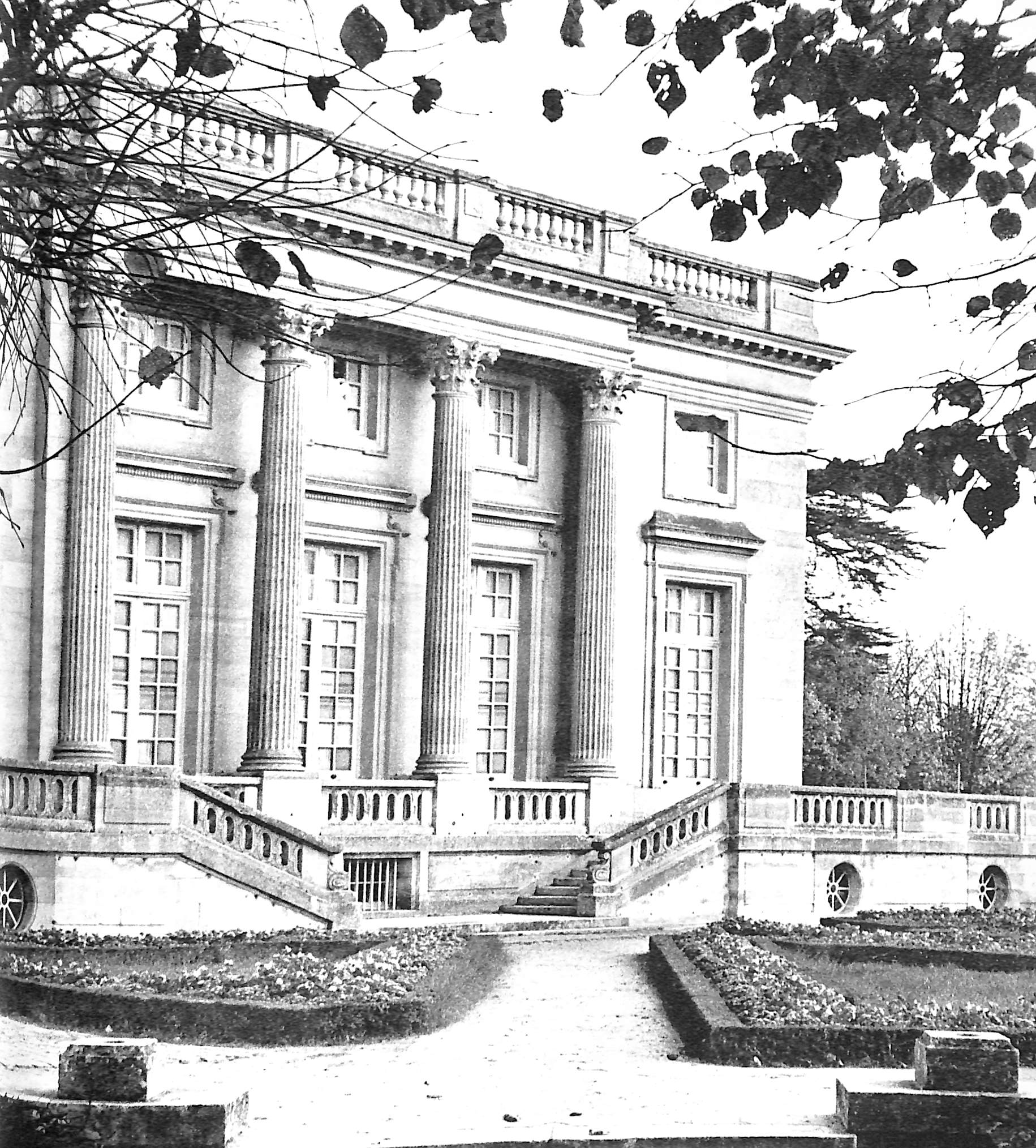 "The Versailles I Love" 1974 DESCHARNES, Robert [photography by]