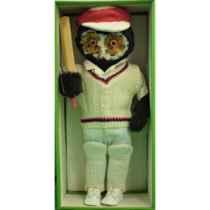 "Abercrombie & Fitch London Owl The Cricketer"