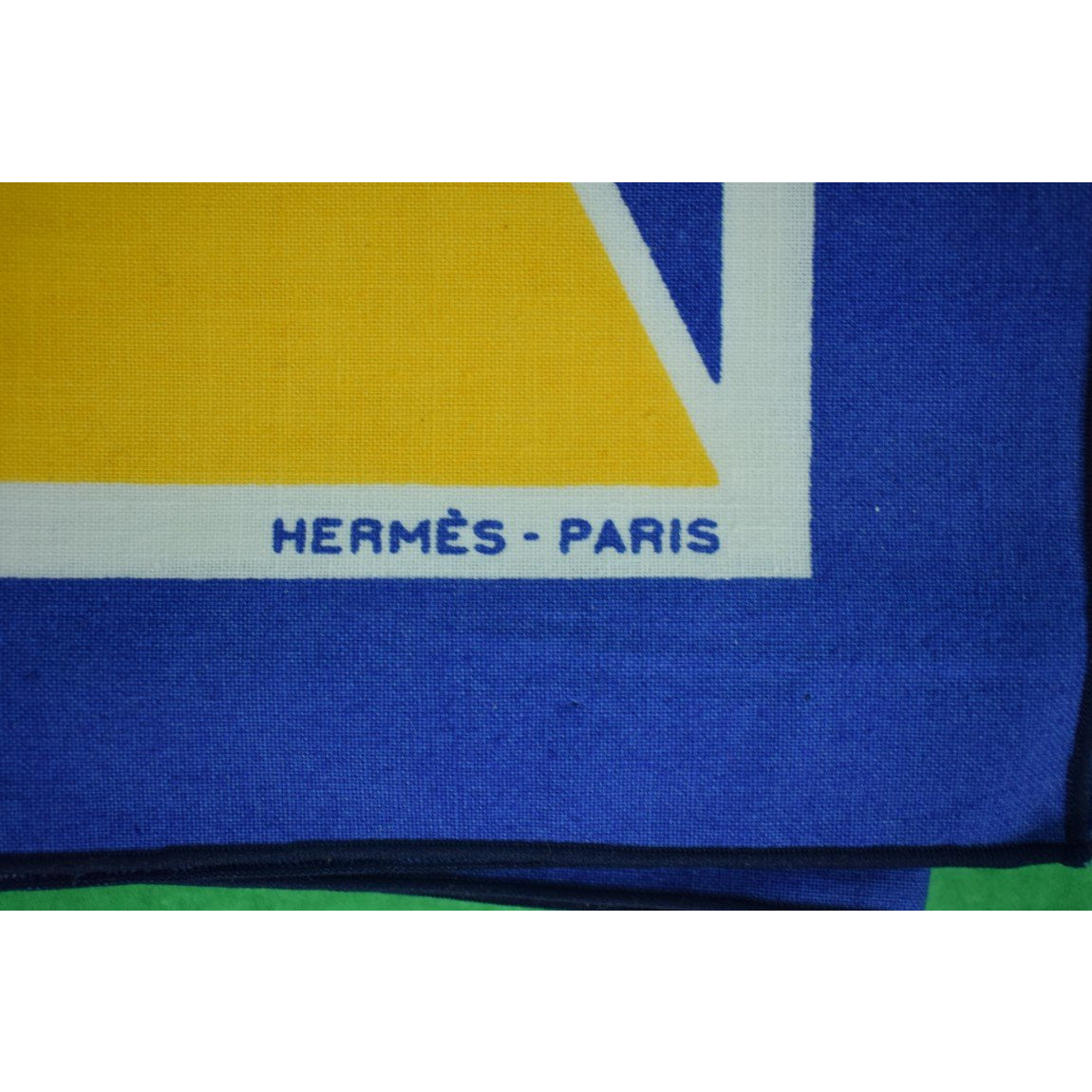 HERMES Set of 12 placemats and 12 assorted napkins with …