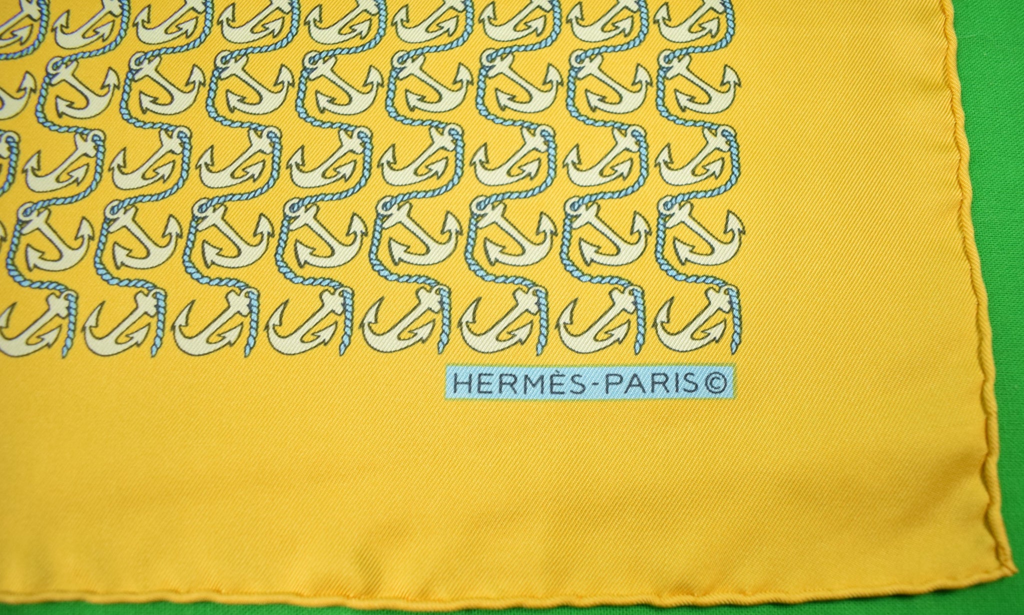 Hermès Green & Yellow Silk Pocket Square QGA06O2NGB031
