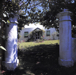 "Bermuda Gardens & Houses" 1996 SHORTO, Sylvia [text by]