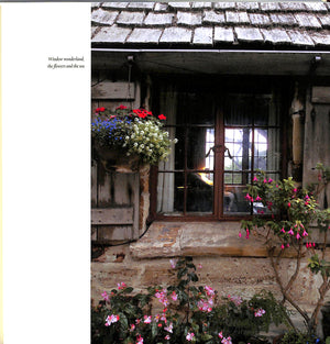 "Cottages On The Coast: Fair Harbors And Secret Shores" 2004 PAUL, Linda Leigh