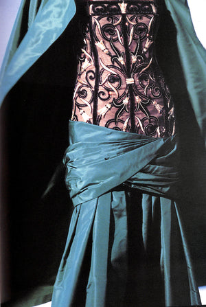 "Dior Christian Dior 1905-1957" 2006 GIROUD, Francoise, VAN DORSSEN, Sacha [photographs]