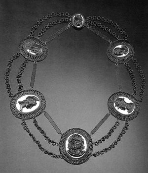 "The Necklace: From Antiquity To The Present" 1997 MASCETTI, Daniela and TRIOSSI, Amanda (SOLD)